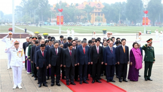 Lãnh đạo Đảng, Nhà nước và Bộ Công an vào Lăng viếng Chủ tịch Hồ Chí Minh nhân kỷ niệm 96 năm Ngày thành lập Đảng